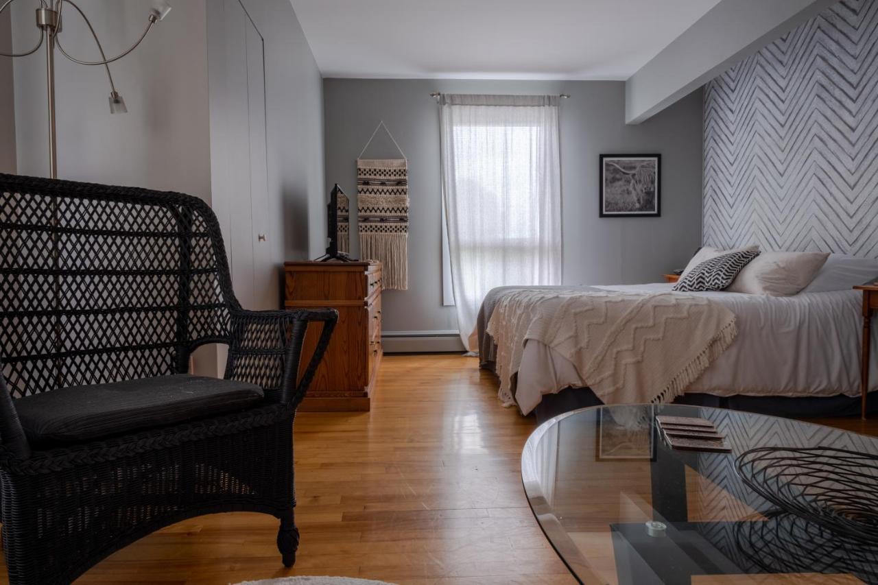 Au coq du bonheur Bed and Breakfast Magog Eksteriør billede