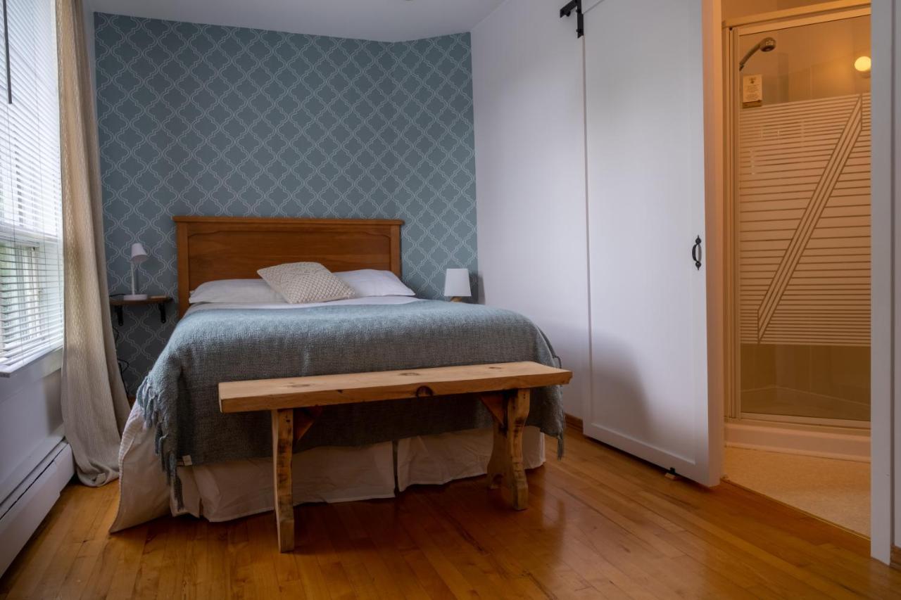 Au coq du bonheur Bed and Breakfast Magog Eksteriør billede