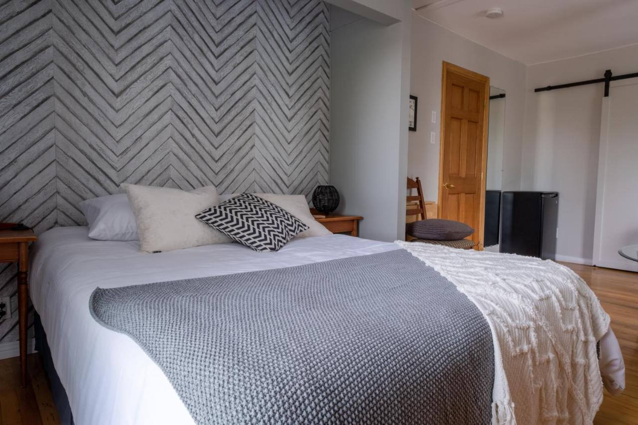 Au coq du bonheur Bed and Breakfast Magog Eksteriør billede